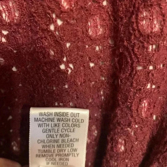 SIMPLY VERA Vera Wang Mock Layer Shirt Turtle Neck Laced Sweater Size M Burgundy - Picture 14 of 14